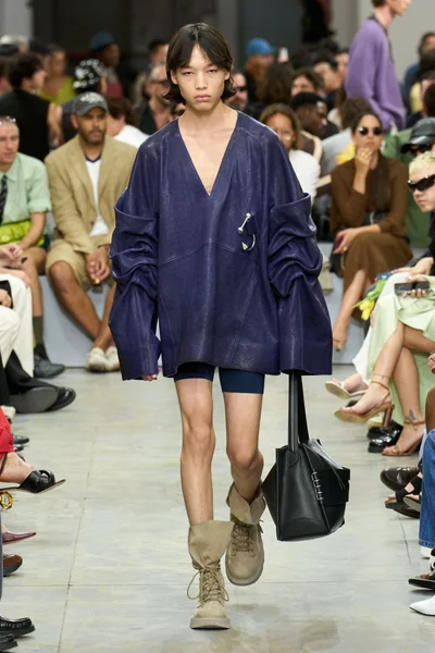 Look 35